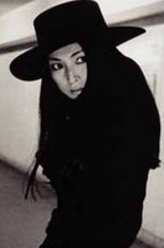 外乡人梶芽衣子
