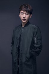 冰球少年侯拂明