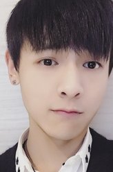 冰球少年白澍