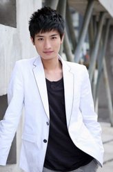 疯人院也疯狂李玉龙