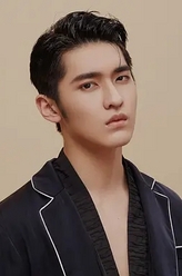 神探花美男吴崇轩