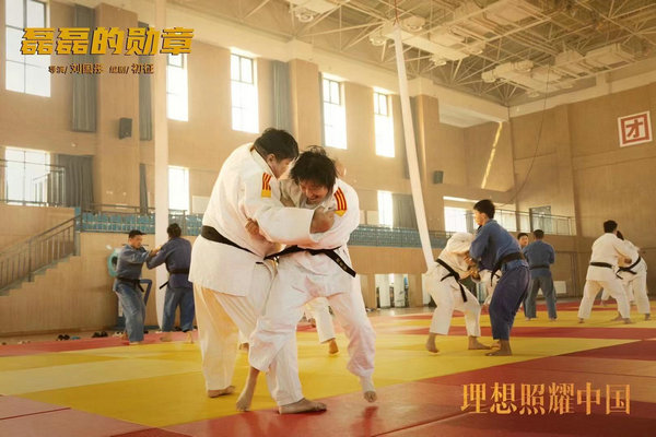 《理想照耀中国》以平凡见不凡,郭晓东化身“音乐家”激情创作金曲《歌唱祖国》